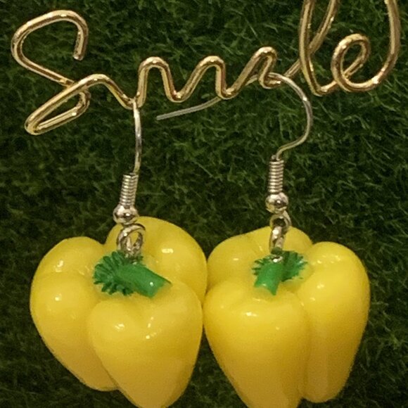 Pepper Earring, Funny Food Earring, Cooking Earring, Food Jewelry, Chef Earring - Picture 2 of 7